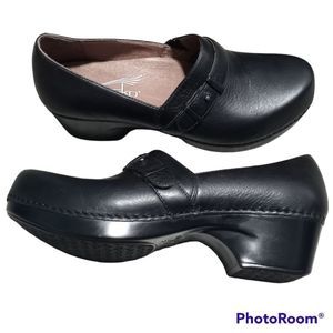 Dansko Terri Neutral Support  Size 40/ US 9.5-10 made for The Walking Company